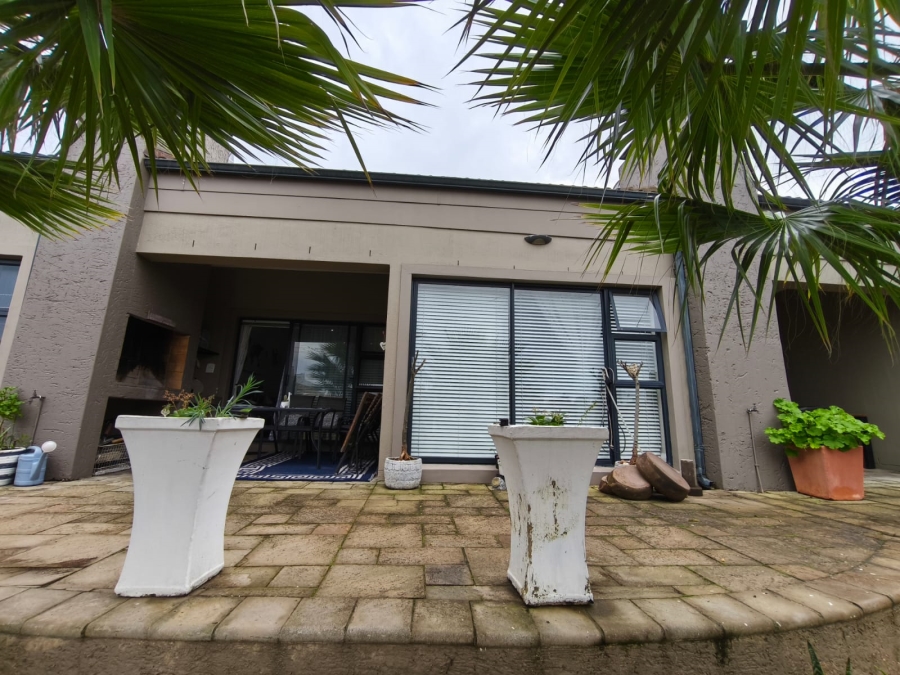 3 Bedroom Property for Sale in Protea Heights Western Cape